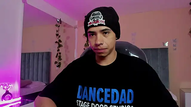 Muscle Scott online show from November 2025 01:39:01 PM