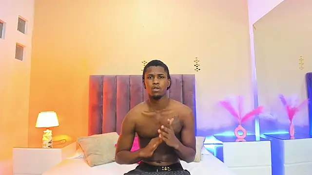 Kiaraa y Her Crazy online show from December 2025 03:57:01 AM