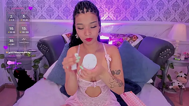 DaniCollinn  online show from March 2026 01:36:02 PM