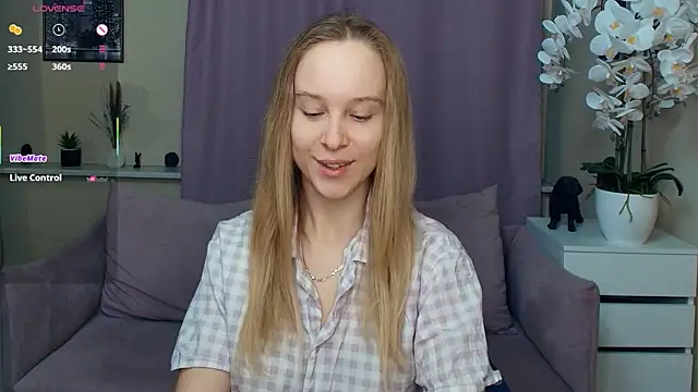 SoonMoor online show from March 2026 06:57:01 PM