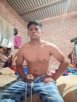 Snapshot of Gustavo1135e chatting on December 2025 11:12:01 PM Gustavo1135e online show from December 2025 11:12:01 PM