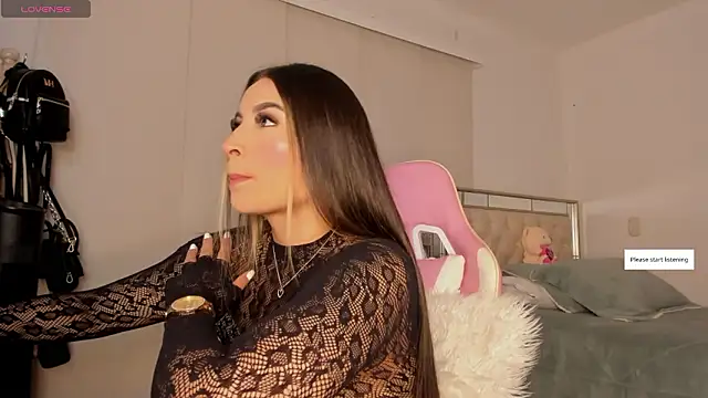 Lauuuuuuuu  online show from February 2026 03:32:02 AM