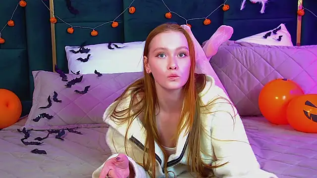 AgataFoxley online show from October 2025 06:17:01 PM