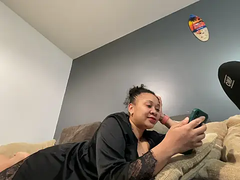 Snapshot of MILF_Stephanie chatting on May 2026 11:40:01 AM MILF Stephanie online show from May 2026 11:40:01 AM