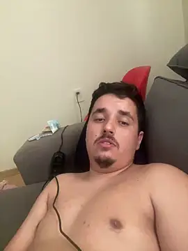 Viniciusbene online show from April 2026 01:52:02 PM