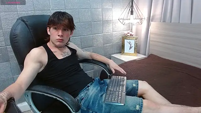 Iantwink18 online show from September 2025 01:05:02 PM