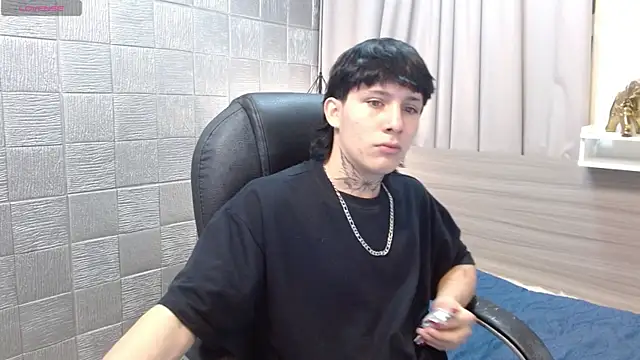 Iantwink18 online show from October 2025 07:36:02 PM