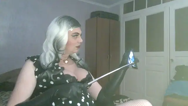 NiraFrost online show from February 2026 06:13:01 PM