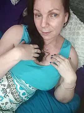 aussiepeaches online show from September 2025 12:29:02 PM