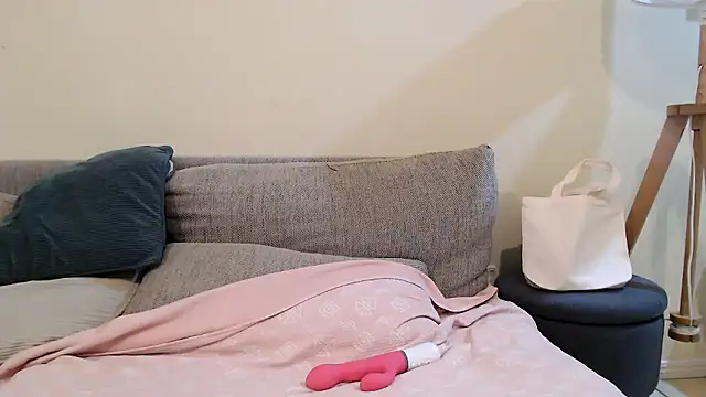 Snapshot of aussiepeaches chatting on January 2026 01:43:01 AM aussiepeaches online show from January 2026 01:43:01 AM