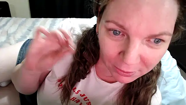 Snapshot of aussiepeaches chatting on January 2026 01:49:01 PM aussiepeaches online show from January 2026 01:49:01 PM