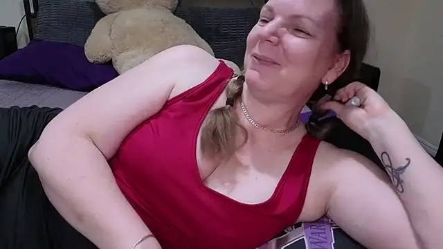 Snapshot of aussiepeaches chatting on February 2026 01:37:01 PM aussiepeaches online show from February 2026 01:37:01 PM