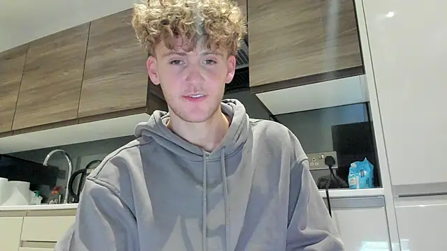 DominantAlex18 online show from December 2025 10:37:01 PM