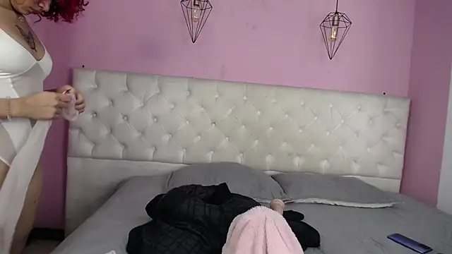 caroliine fox   online show from September 2025 03:40:01 AM