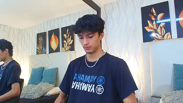 Lean Portman online show from November 2025 08:22:02 PM