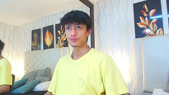 Lean Portman online show from November 2025 09:25:02 PM