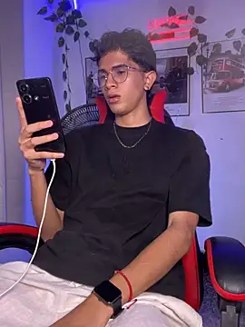Snapshot of rickyvalentino chatting on September 2025 02:46:02 AM rickyvalentino online show from September 2025 02:46:02 AM