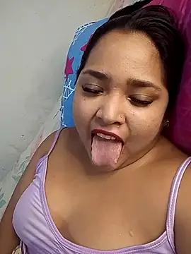 Angelly ricura online show from July 2026 05:19:02 PM