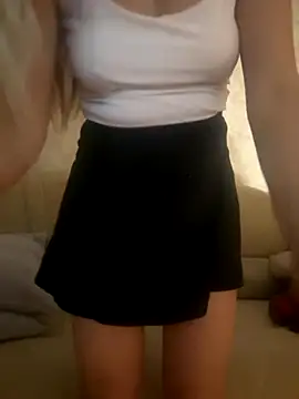 Nikihot   online show from October 2025 10:28:02 PM