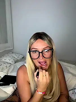 Snapshot of madiiy chatting on September 2025 07:17:02 PM madiiy online show from September 2025 07:17:02 PM