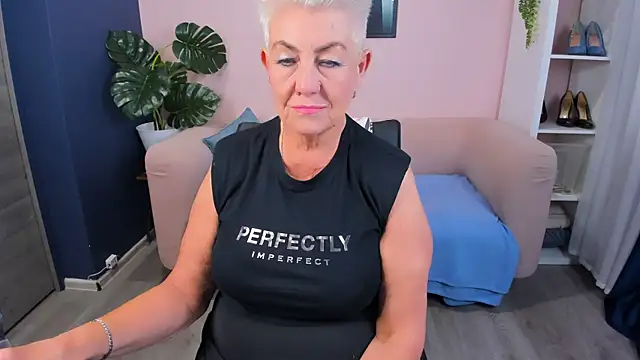 HotandMature online show from September 2025 08:38:01 AM