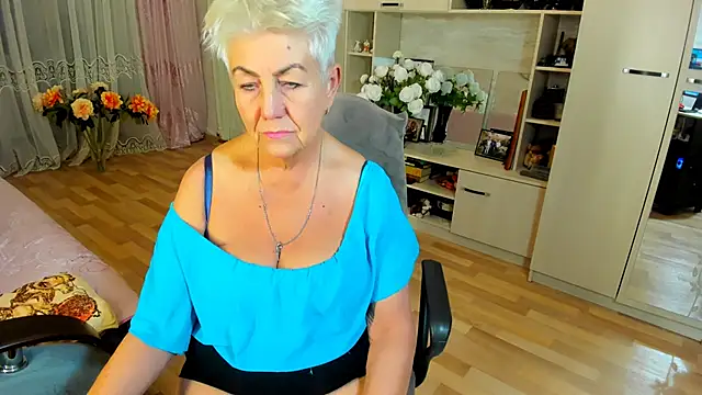 Snapshot of HotandMature chatting on January 2026 02:32:01 PM HotandMature online show from January 2026 02:32:01 PM