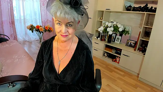 Snapshot of HotandMature chatting on February 2026 12:12:01 PM HotandMature online show from February 2026 12:12:01 PM