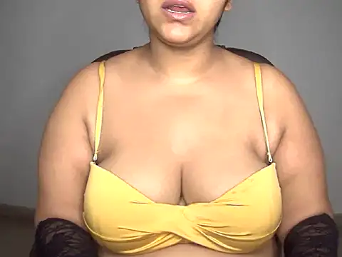 Snapshot of mrymlove chatting on October 2025 05:21:02 PM mrymlove online show from October 2025 05:21:02 PM