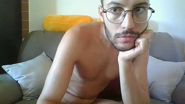 Snapshot of Amicisegreti chatting on September 2025 06:15:02 AM Amicisegreti online show from September 2025 06:15:02 AM