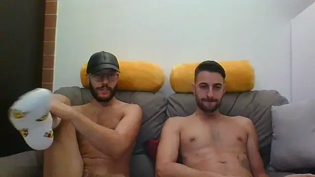 Snapshot of Amicisegreti chatting on October 2025 04:59:01 AM Amicisegreti online show from October 2025 04:59:01 AM