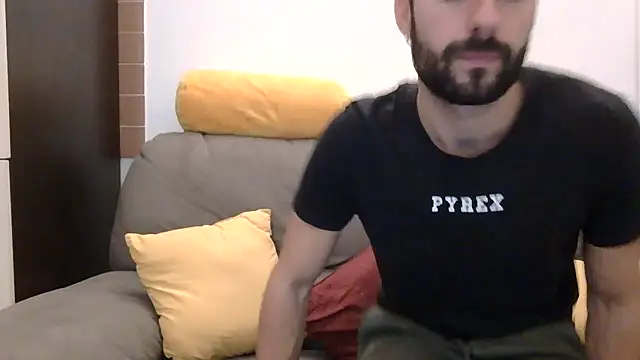 Snapshot of Amicisegreti chatting on November 2025 09:26:02 PM Amicisegreti online show from November 2025 09:26:02 PM