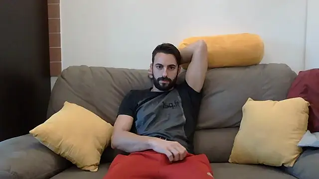 Snapshot of Amicisegreti chatting on November 2025 06:35:02 AM Amicisegreti online show from November 2025 06:35:02 AM