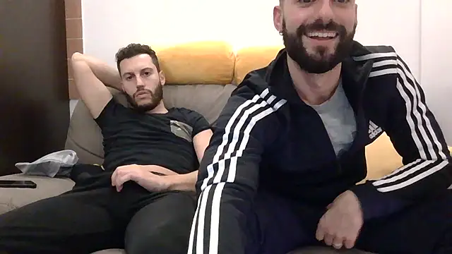 Snapshot of Amicisegreti chatting on November 2025 09:50:01 PM Amicisegreti online show from November 2025 09:50:01 PM