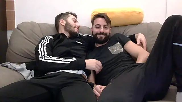 Snapshot of Amicisegreti chatting on November 2025 09:51:02 PM Amicisegreti online show from November 2025 09:51:02 PM