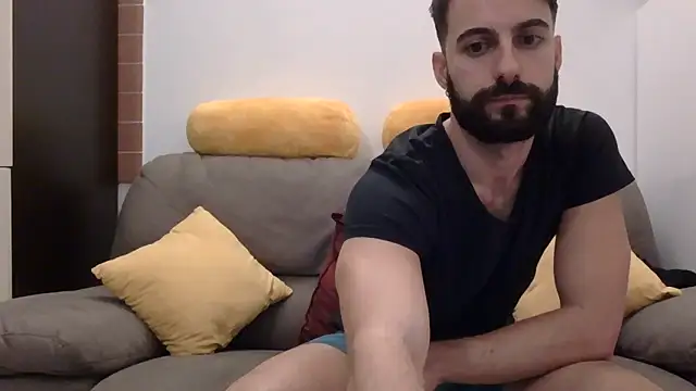 Snapshot of Amicisegreti chatting on December 2025 06:03:02 PM Amicisegreti online show from December 2025 06:03:02 PM