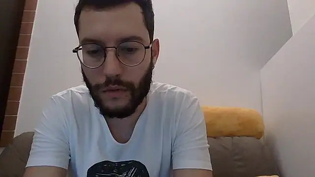 Snapshot of Amicisegreti chatting on December 2025 06:28:01 AM Amicisegreti online show from December 2025 06:28:01 AM