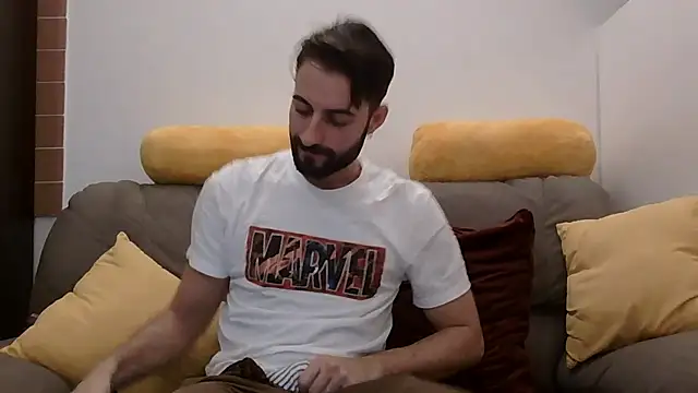 Snapshot of Amicisegreti chatting on December 2025 04:24:01 PM Amicisegreti online show from December 2025 04:24:01 PM