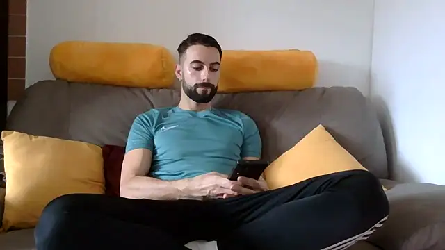 Snapshot of Amicisegreti chatting on December 2025 09:40:01 AM Amicisegreti online show from December 2025 09:40:01 AM