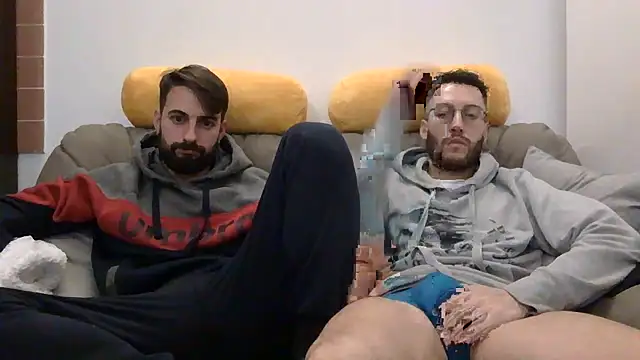 Snapshot of Amicisegreti chatting on February 2026 08:45:02 PM Amicisegreti online show from February 2026 08:45:02 PM