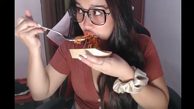 Snapshot of Chubby_HotLady chatting on November 2025 02:39:02 PM Chubby HotLady online show from November 2025 02:39:02 PM