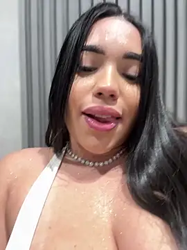 SofiaWildee online show from June 2026 12:32:02 AM