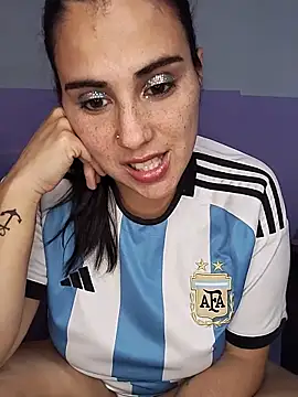 Snapshot of kariciasecreta chatting on June 2026 01:52:02 AM kariciasecreta online show from June 2026 01:52:02 AM