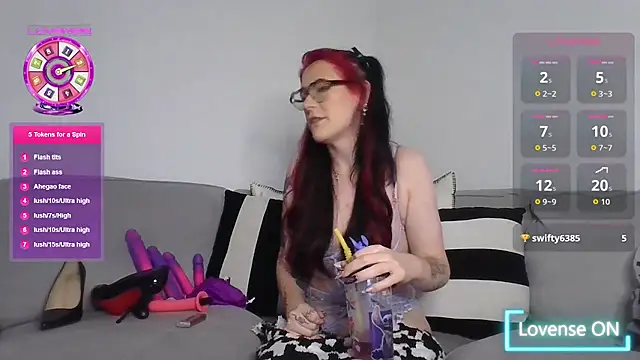 Harley-Moon online show from October 2025 09:24:02 PM