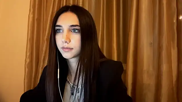 Snapshot of LinaMour chatting on September 2025 10:11:02 PM LinaMour online show from September 2025 10:11:02 PM