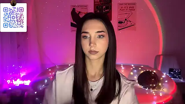 LinaMour online show from April 2026 01:55:01 AM