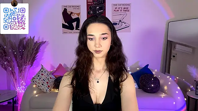 LinaMour online show from June 2026 11:05:01 PM