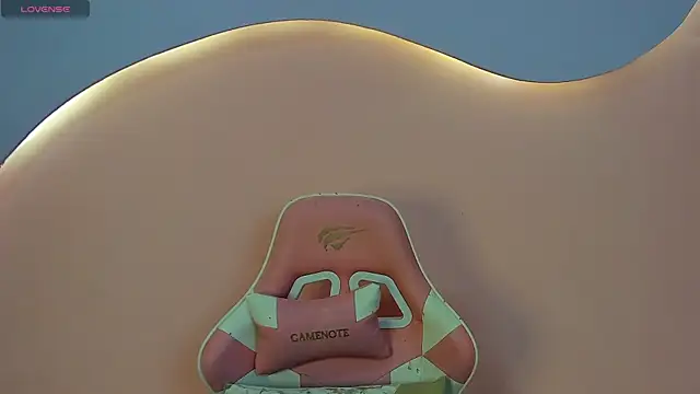 SkylerBloomm online show from November 2025 03:41:01 AM