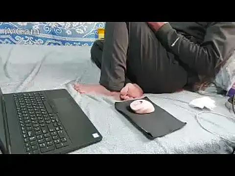 yazinyazin1 online show from February 2026 01:07:02 PM