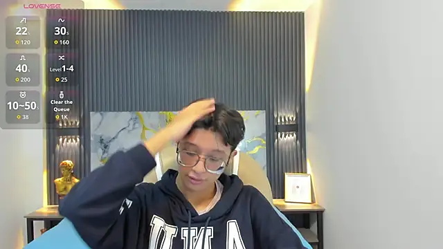 SantiagoRusso18 online show from October 2025 12:07:02 PM