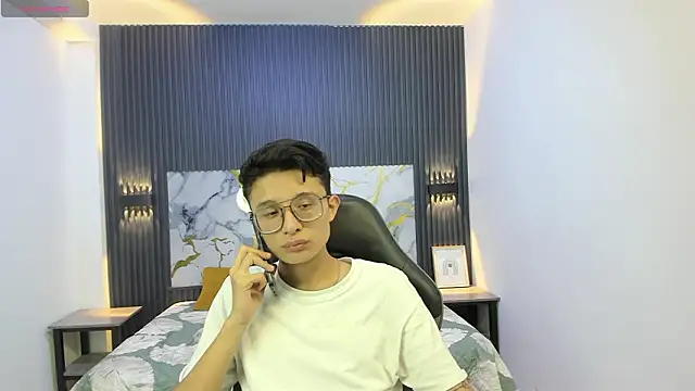 SantiagoRusso18 online show from February 2026 08:10:02 PM